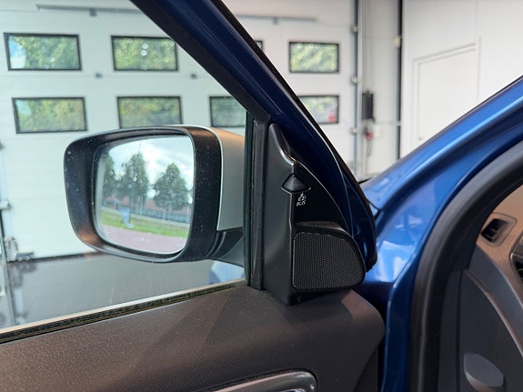Volvo XC60 6 of 12