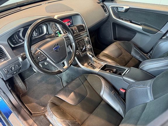 Volvo XC60 7 of 12