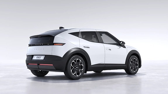 Hyundai IONIQ 3 of 8