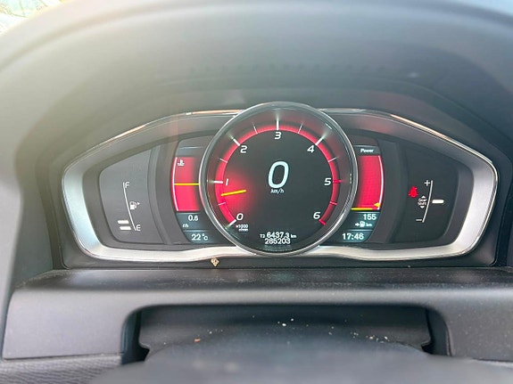 Volvo XC60 4 of 15