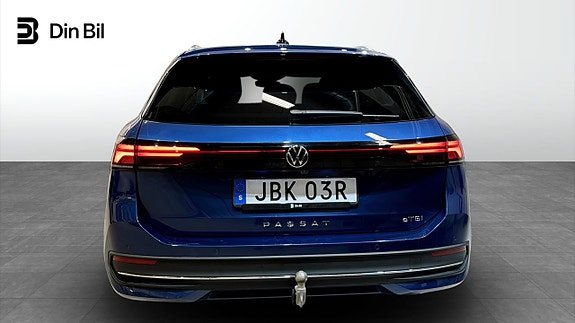 Volkswagen Passat 5 of 22