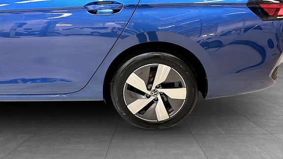 Volkswagen Passat 6 of 22