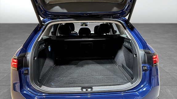 Volkswagen Passat 12 of 22