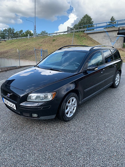 Volvo V50 2 of 7