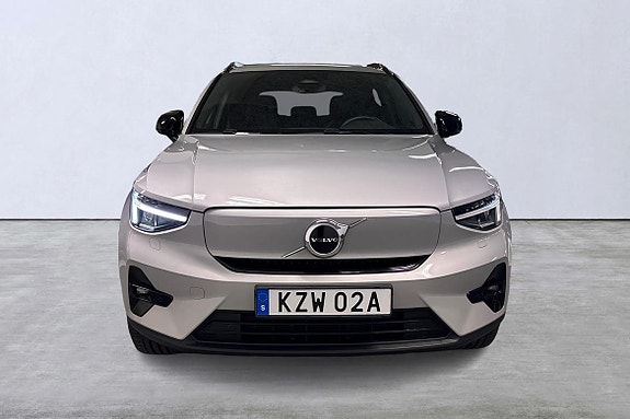 Volvo EX40 7 of 19