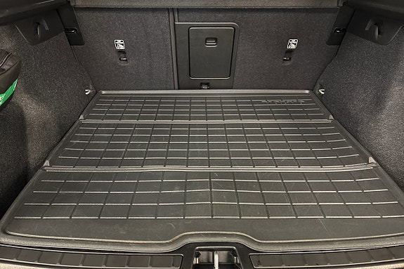 Volvo EX40 13 of 19