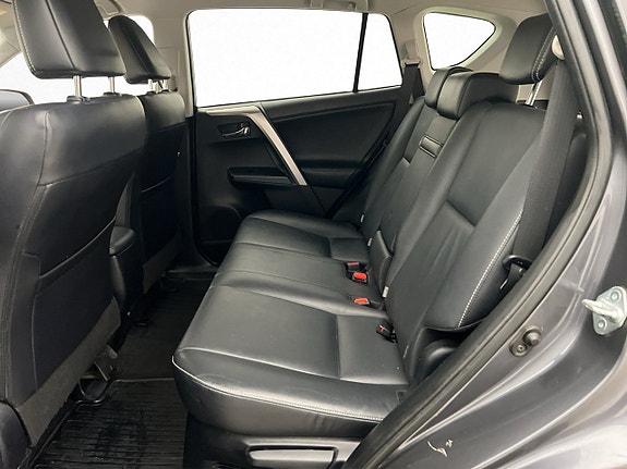 Toyota RAV4 16 of 29