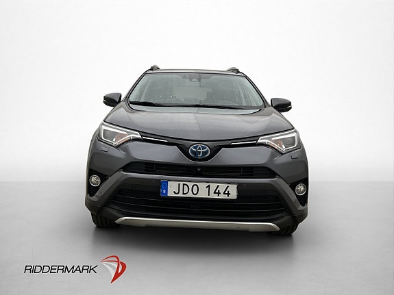 Toyota RAV4 2 of 29