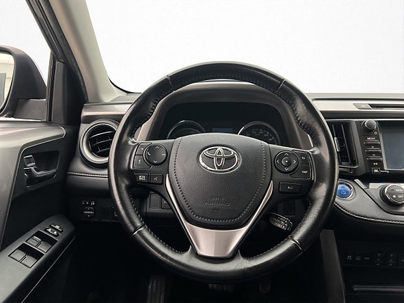 Toyota RAV4 17 of 29