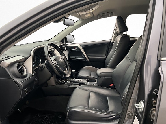 Toyota RAV4 12 of 29