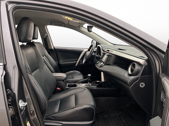 Toyota RAV4 14 of 29