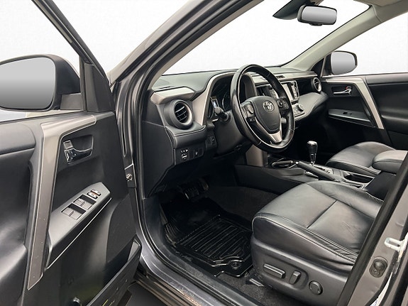 Toyota RAV4 11 of 29