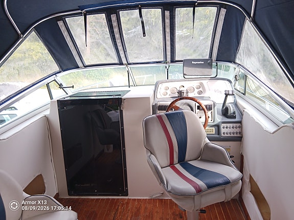Crownline 250 cr 3 of 9
