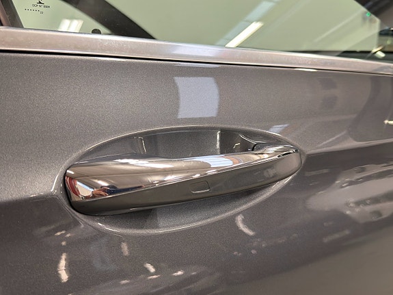 Mercedes-Benz E300 30 of 30