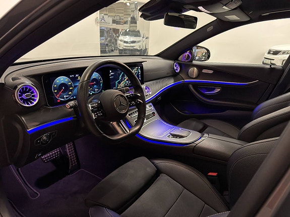 Mercedes-Benz E300 8 of 30