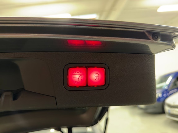 Mercedes-Benz E300 26 of 30