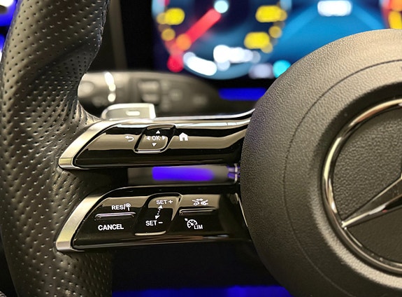 Mercedes-Benz E300 24 of 30