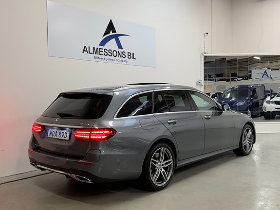 Mercedes-Benz E300 5 of 30