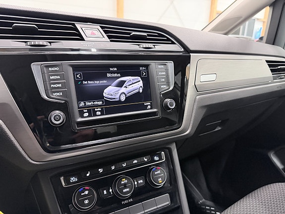 Volkswagen Touran 16 of 19