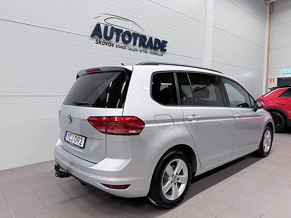 Volkswagen Touran 6 of 19