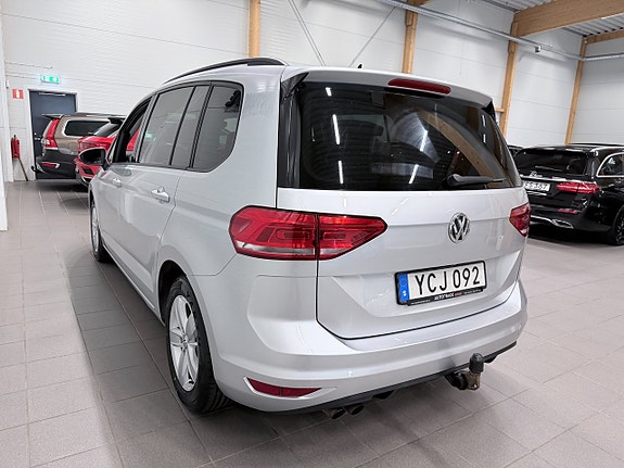 Volkswagen Touran 9 of 19