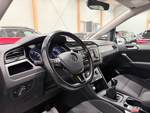 Volkswagen Touran 10 of 19