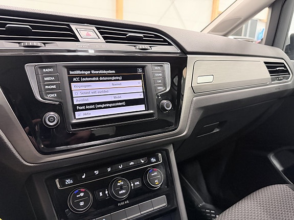 Volkswagen Touran 15 of 19