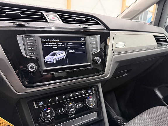 Volkswagen Touran 13 of 19