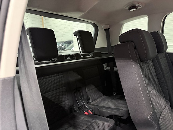 Volkswagen Touran 19 of 19