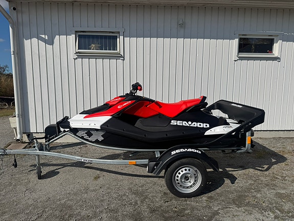 Seadoo spark trixx 2026 - under 10 timmar + trailer 11 of 13