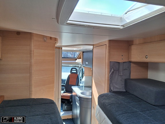 Weinsberg 650 Imperiale / Långbäddar / Dragkrok / 3500kg 19 of 21