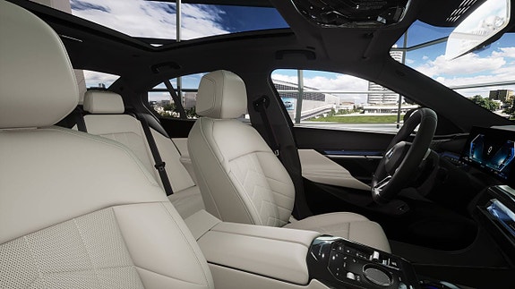 BMW 550e 3 of 4