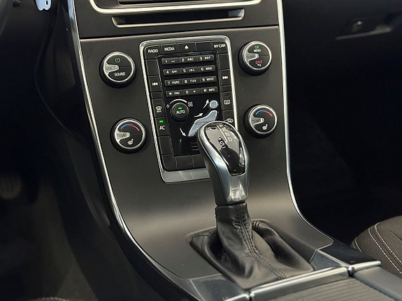 Volvo V60 14 of 18