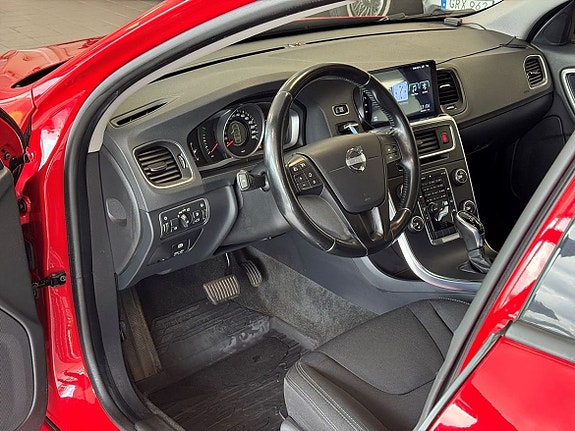 Volvo V60 8 of 18