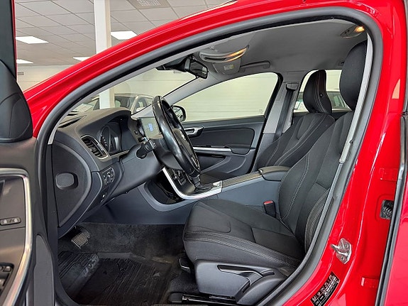Volvo V60 7 of 18