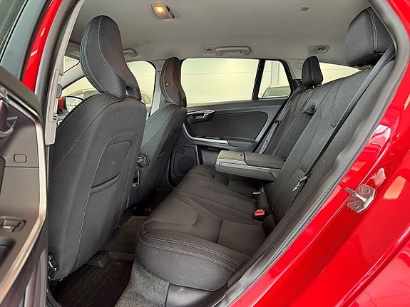 Volvo V60 13 of 18