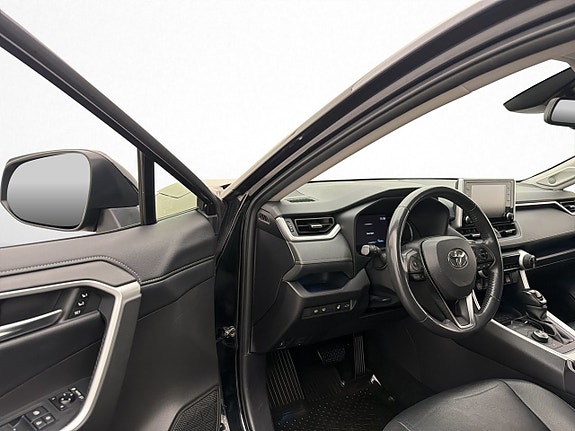 Toyota RAV4 12 of 30
