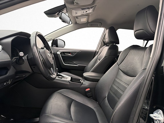 Toyota RAV4 15 of 30