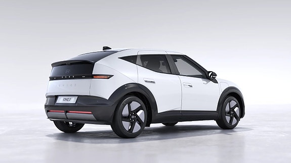 Hyundai IONIQ 3 of 7