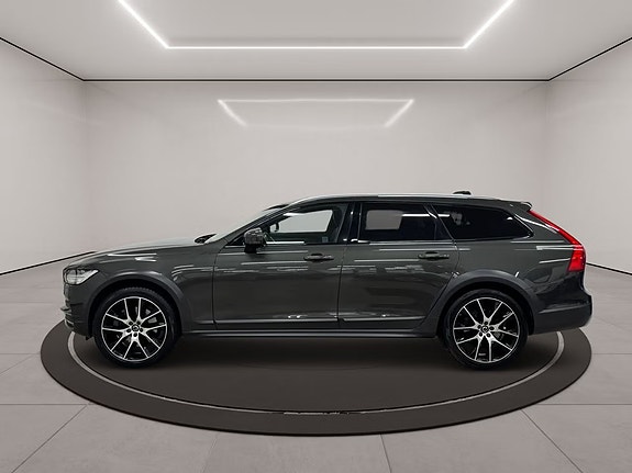 Volvo V90 Cross Country 7 of 19