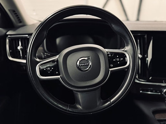 Volvo V90 Cross Country 11 of 19