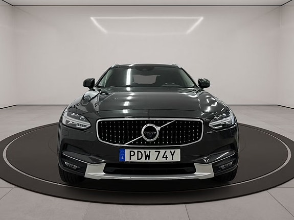 Volvo V90 Cross Country 6 of 19