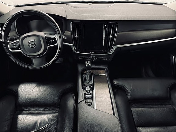 Volvo V90 Cross Country 10 of 19