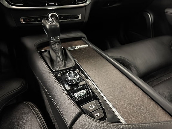 Volvo V90 Cross Country 13 of 19