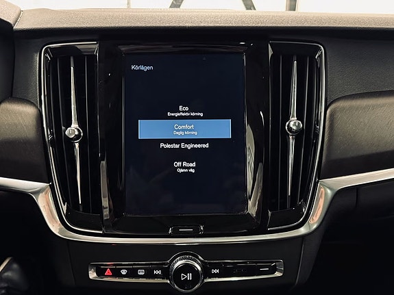 Volvo V90 Cross Country 17 of 19