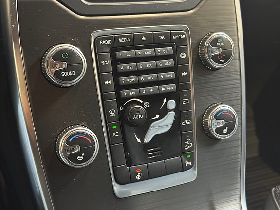 Volvo XC70 16 of 21