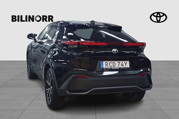 Toyota C-HR 3 of 11