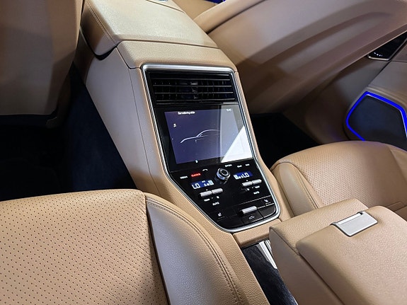 Porsche Panamera 4S 13 of 19