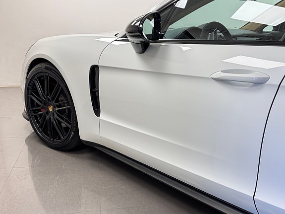 Porsche Panamera 4S 4 of 19