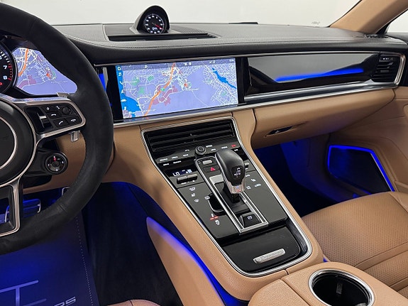 Porsche Panamera 4S 10 of 19